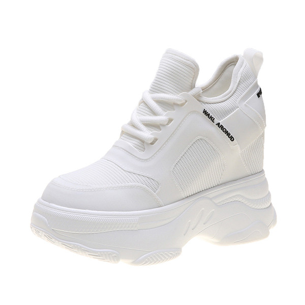 Modern női tornacipő magas talppal, fehér színben