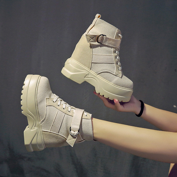 Model nou de ghete de dama cu talpa aspra in negru, bej si roz