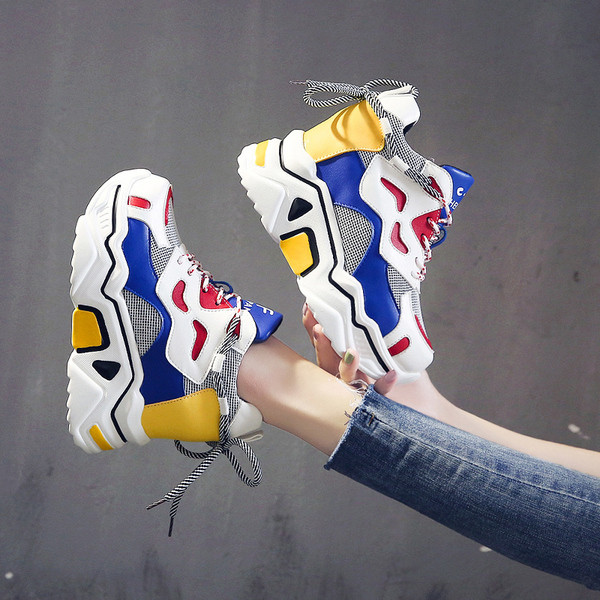 HIT Modern női tornacipő magas és durva talppal több színben