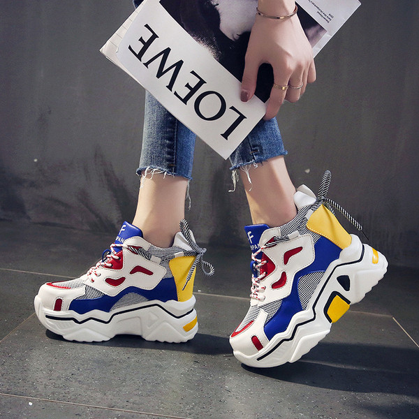 HIT Modern női tornacipő magas és durva talppal több színben