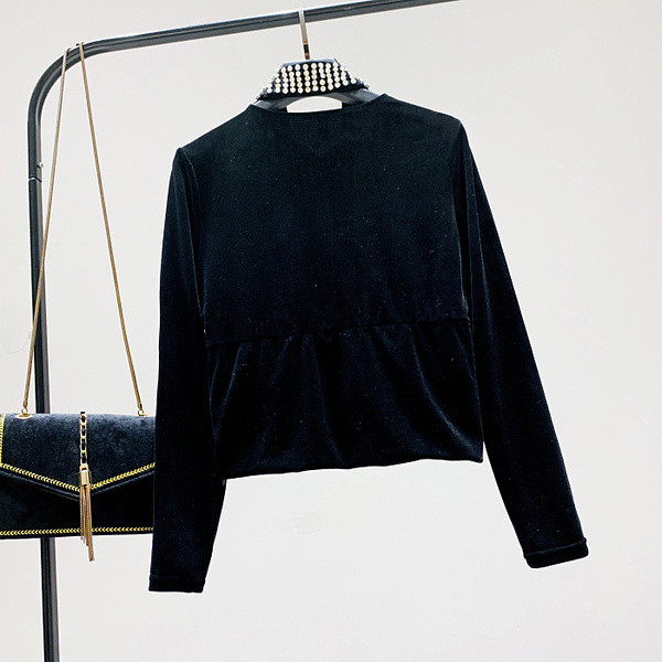 Új modell modern női blúz bársony kövekkel fekete színben