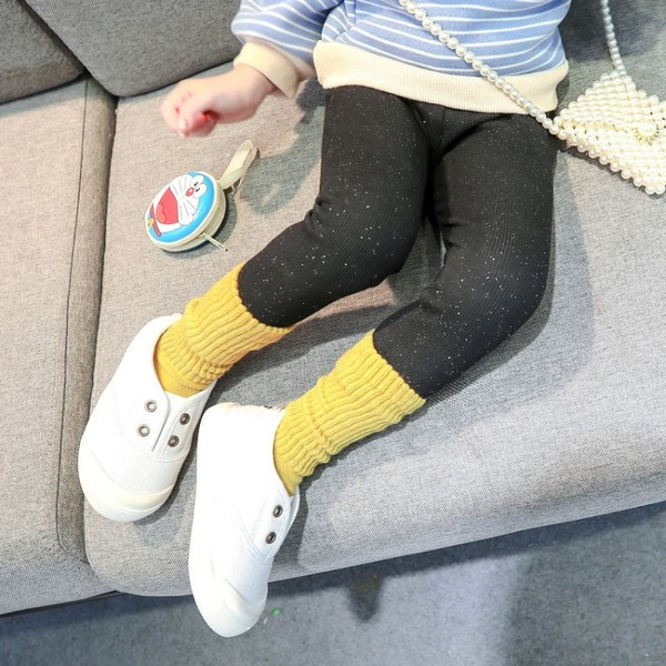 Καθημερινό παιιδκό κολάν σε μαύρο χρώμα με γυαλιστερό αποτέλεσμα