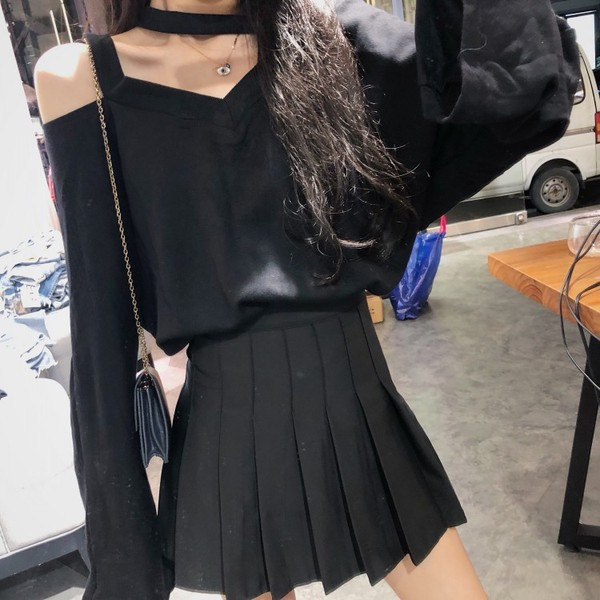 Női blúz széles ujjú, V-nyakú és nyitott váll