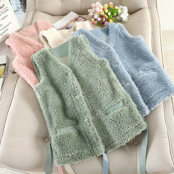 Vesta de puf de dama cu curea in talie in mai multe culori