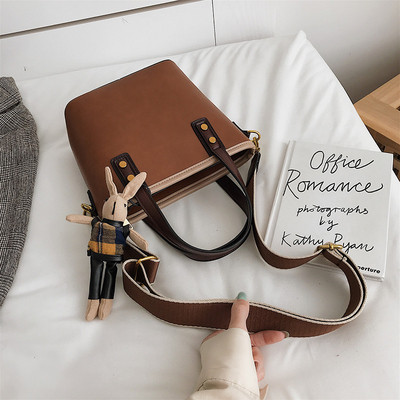 Női táska kiegészítővel több színben