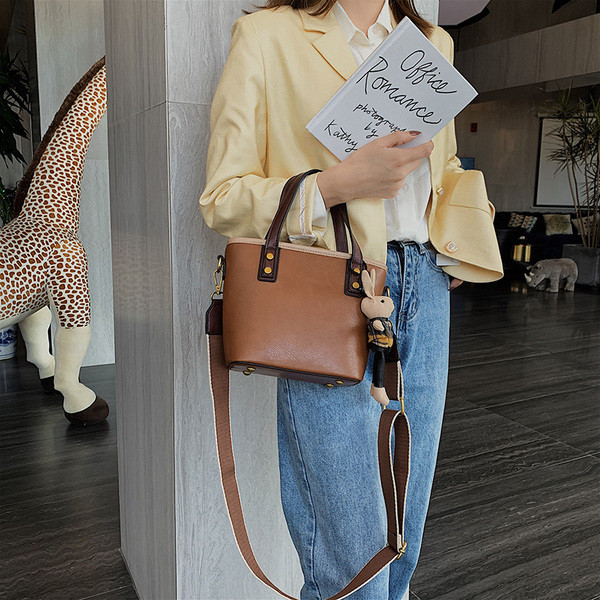 Női táska kiegészítővel több színben