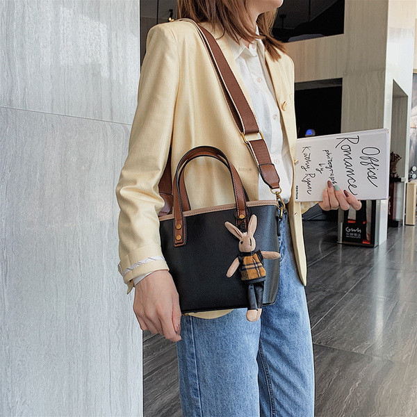 Női táska kiegészítővel több színben