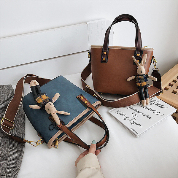 Női táska kiegészítővel több színben