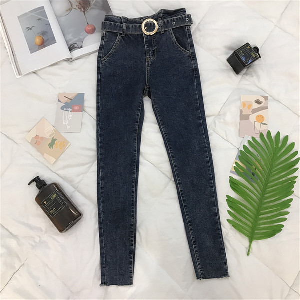 Casual γυναικεία τζιν με ζώνη σε μαύρο και μπλε χρώμα