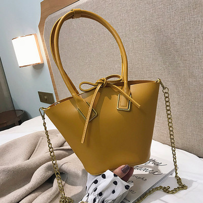 Modern női táska lánccal több színben