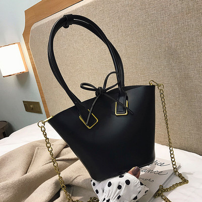 Modern női táska lánccal több színben