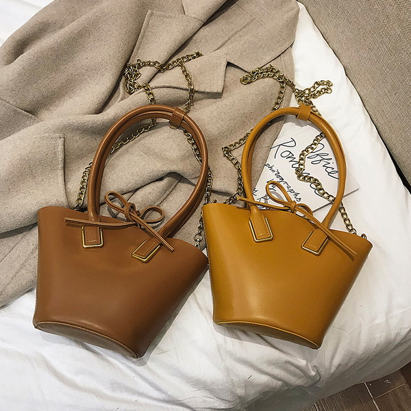 Modern női táska lánccal több színben