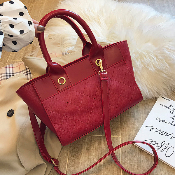 Modern női táska hosszú és rövid fülekkel, többféle színben