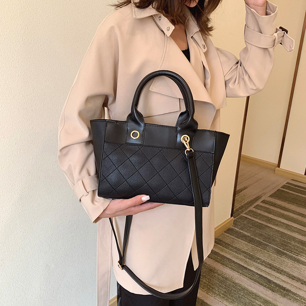 Modern női táska hosszú és rövid fülekkel, többféle színben