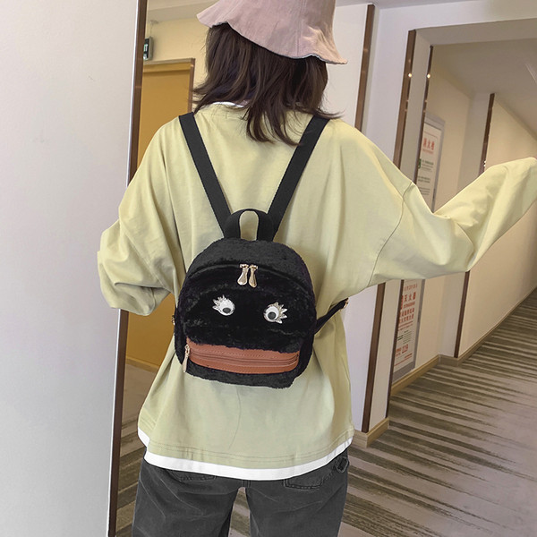 Női hátizsák cipzárral, többféle színben