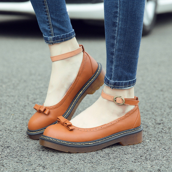 Alkalmi női cipő csattal és szalaggal több színben