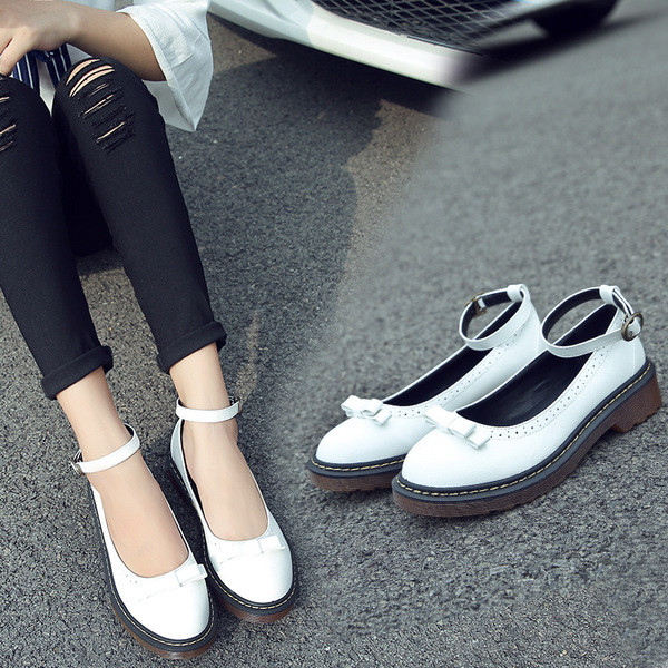 Alkalmi női cipő csattal és szalaggal több színben