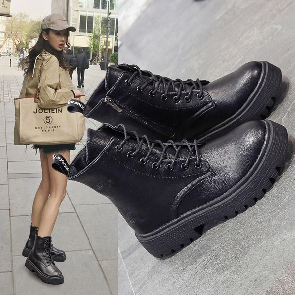 Női bőr alkalmi csizma fekete fűzővel