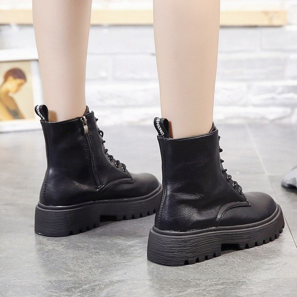 Női bőr alkalmi csizma fekete fűzővel