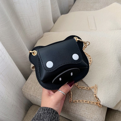 Női táska 3D elemmel és lánccal, négy színben