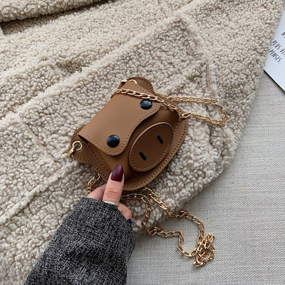 Női táska 3D elemmel és lánccal, négy színben