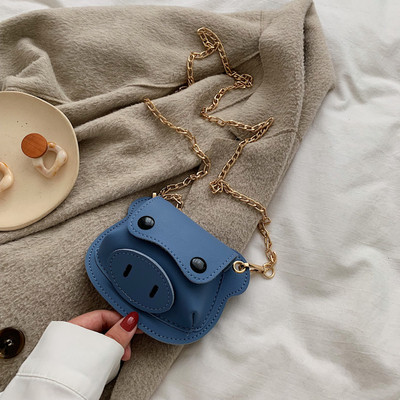 Női táska 3D elemmel és lánccal, négy színben