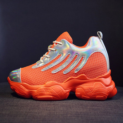 Sportos-alkalmi női tornacipő durva talppal, többféle neon színben