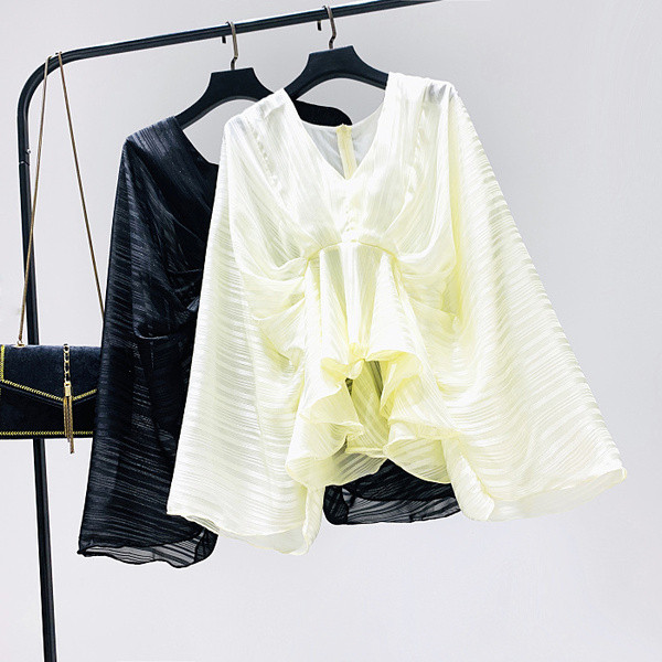 Új modell női blúz széles ujjal - aszimmetrikus modell három színben