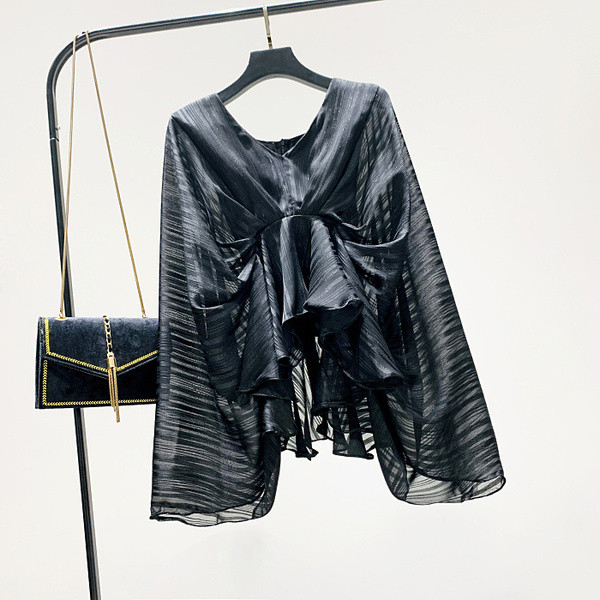 Új modell női blúz széles ujjal - aszimmetrikus modell három színben