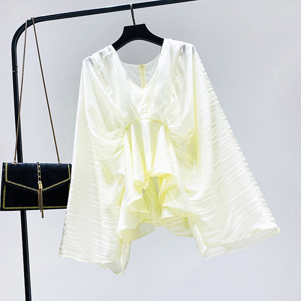 Új modell női blúz széles ujjal - aszimmetrikus modell három színben