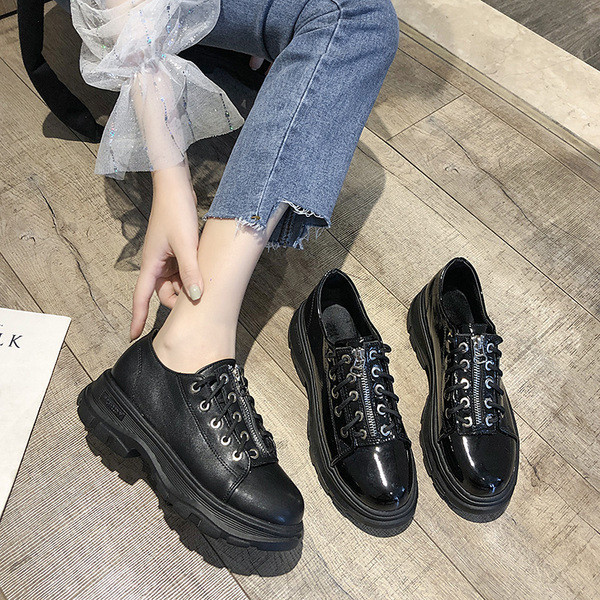 Új modell női alkalmi cipő cipzárral és fűzős fekete színben