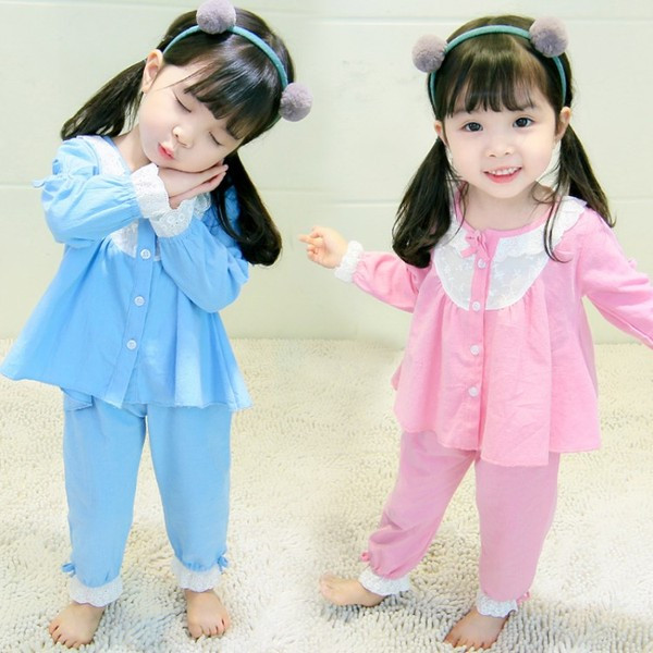 Gyerek pizsama lányoknak kék és rózsaszín gombokkal