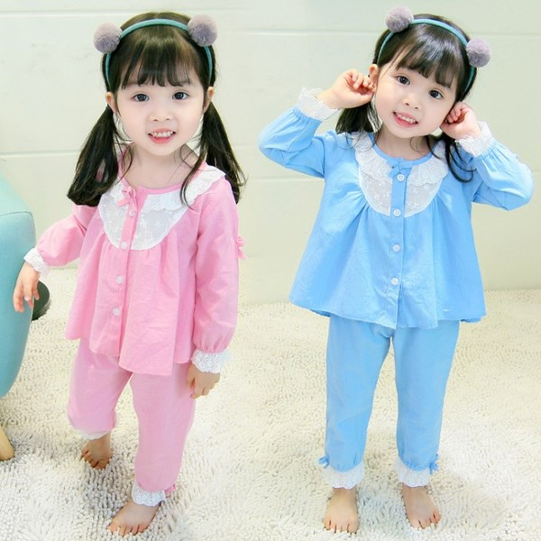 Gyerek pizsama lányoknak kék és rózsaszín gombokkal