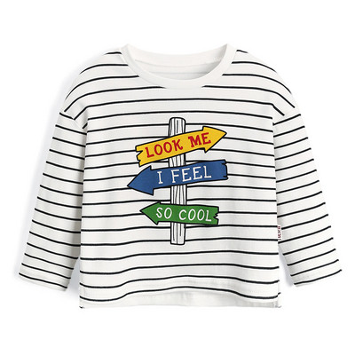 Fehér színű, rátéttel ellátott gyerekblúz fiúknak