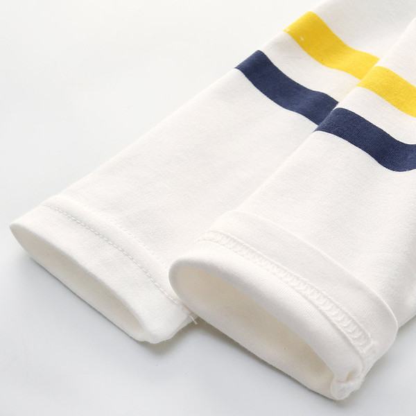 Παιδική μπλούζα για αγόρια σε άσπρο χρώμα με κορδέλα και O-λαιμόκοψη