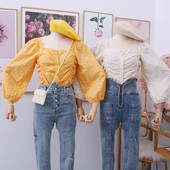 Bluza de dama model nou cu decolteu patrat in alb, galben si bej