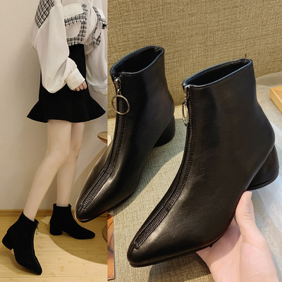 Κομψές γυναικείες μπότες με φερμουάρ σε μαύρο χρώμα - δύο μοντέλα
