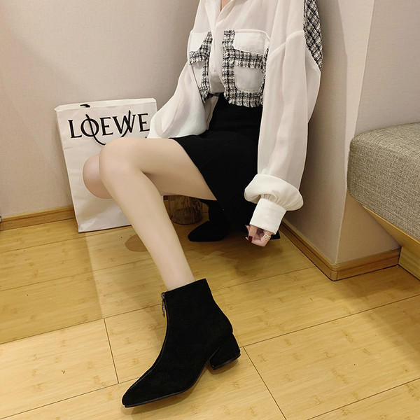 Cizme de dama stilate cu fermoar de culoare neagra - doua modele