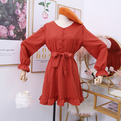 Alkalmi női ruha övvel és spitz nyakkivágással több színben