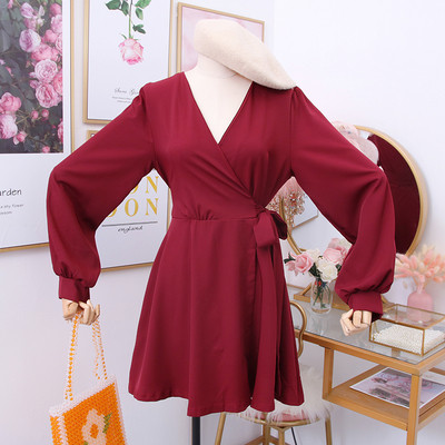 Modern női ruha V-nyakú és hosszú ujjú - szabású modell több színben