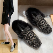 Kövekkel és pehelyszínnel díszített modern női mokaszinok, két színben