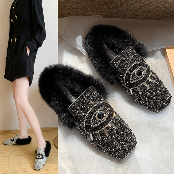 Kövekkel és pehelyszínnel díszített modern női mokaszinok, két színben