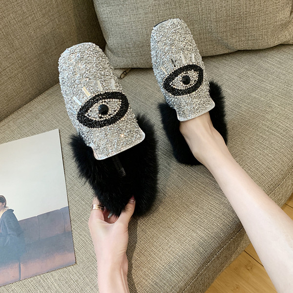 Kövekkel és pehelyszínnel díszített modern női mokaszinok, két színben