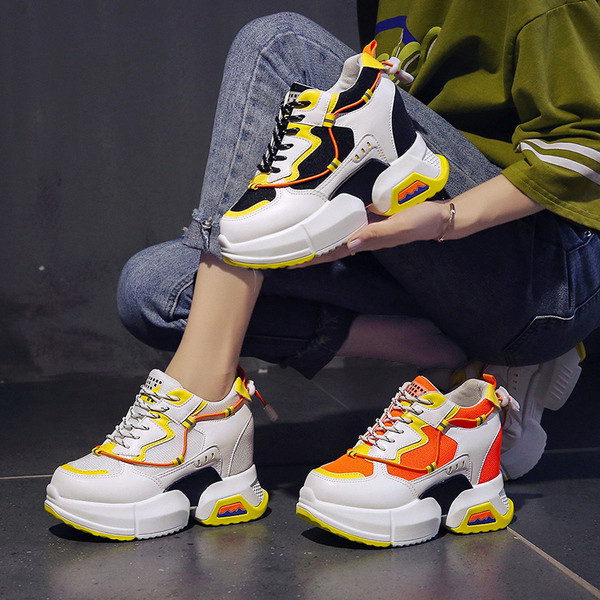 Modern női színes tornacipő durva talppal