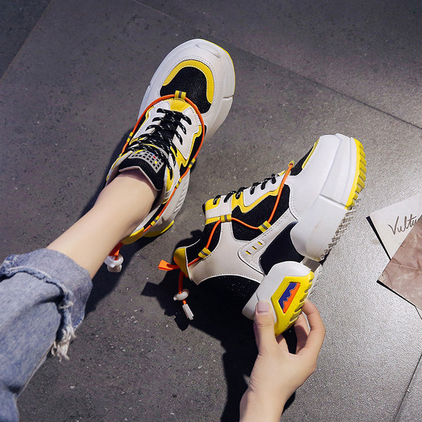 Modern női színes tornacipő durva talppal