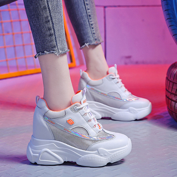 Aktuális női hálós tornacipő három színben