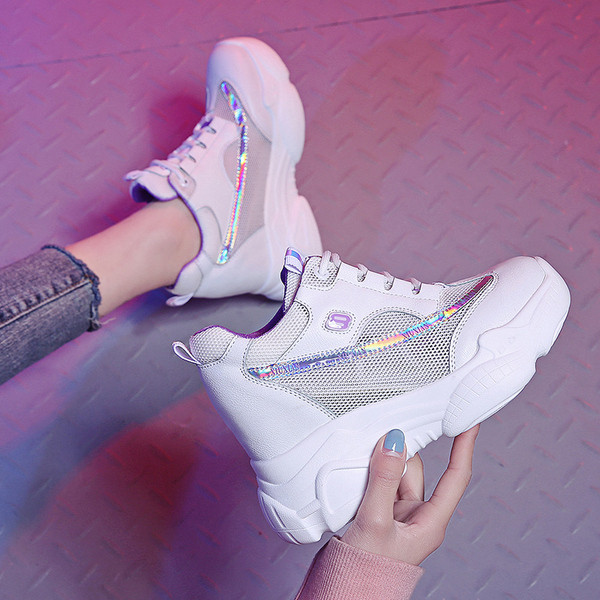 Aktuális női hálós tornacipő három színben