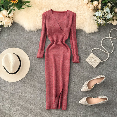 Stílusos női ruha V-nyakú, karcsú modell több színben