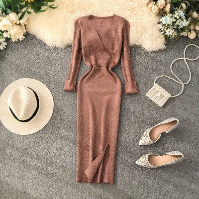 Stílusos női ruha V-nyakú, karcsú modell több színben