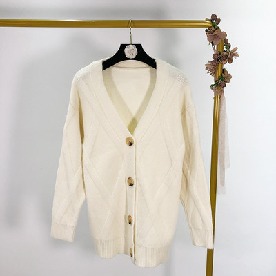 Női mellény spitz nyakkivágással, fehér és zöld színben